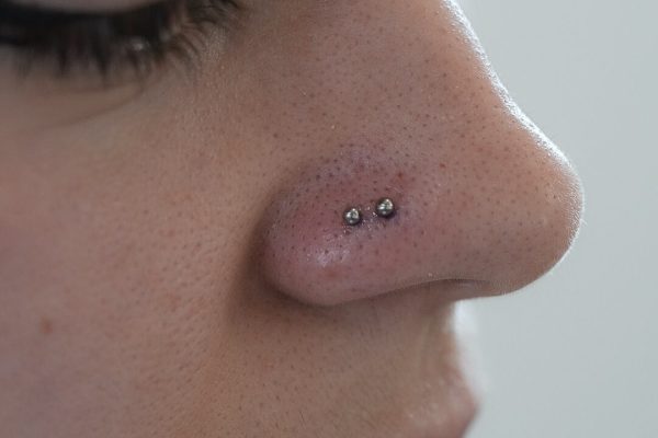 Double nostril même côté