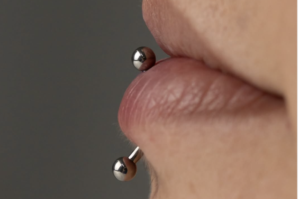 djowmartins-labret-vertical